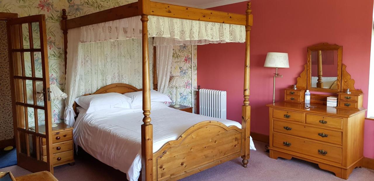 Wychwood House Bed and Breakfast Penally Εξωτερικό φωτογραφία